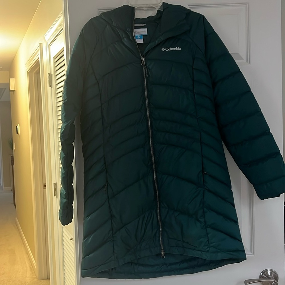 Like new! Columbia large teal green hooded puffer jacket
